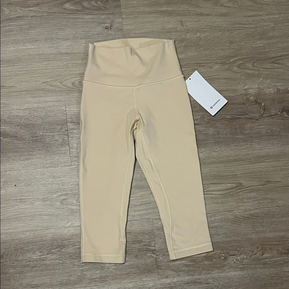 lululemon athletica Women's Cream Capri Leggings